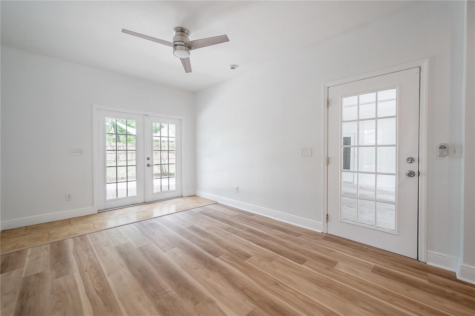 4206 N DOWNING AVE — photo 22