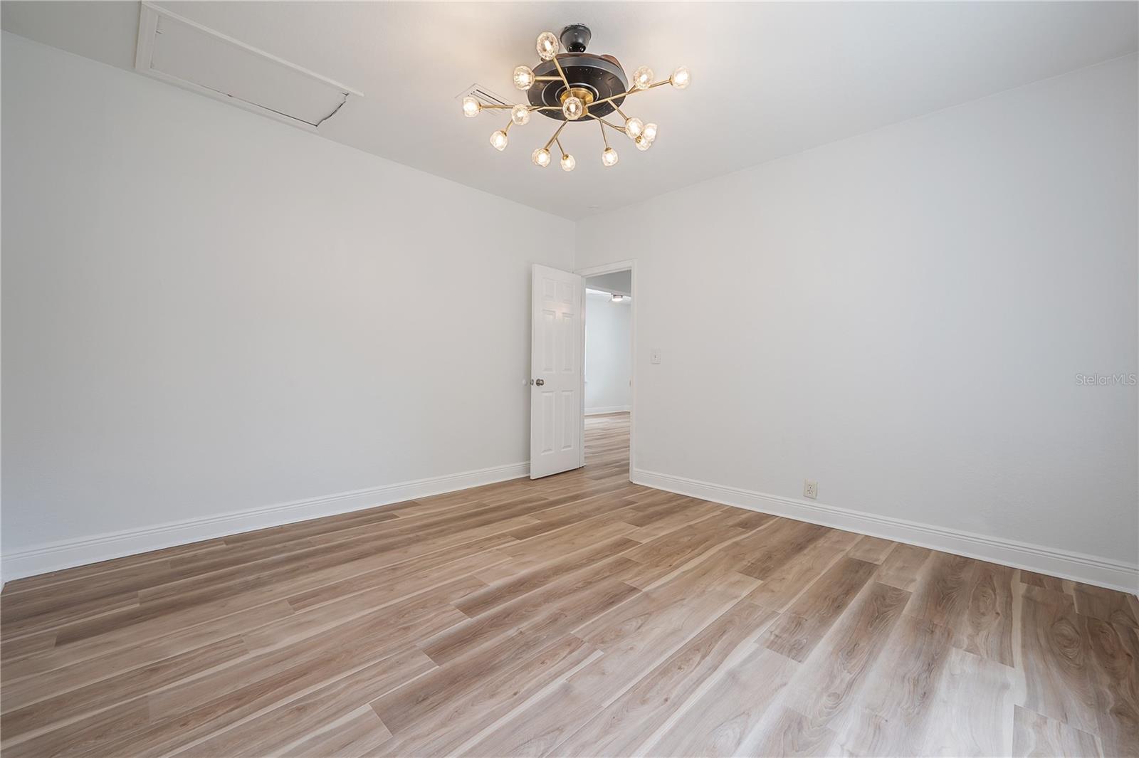 4206 N DOWNING AVE — photo 14