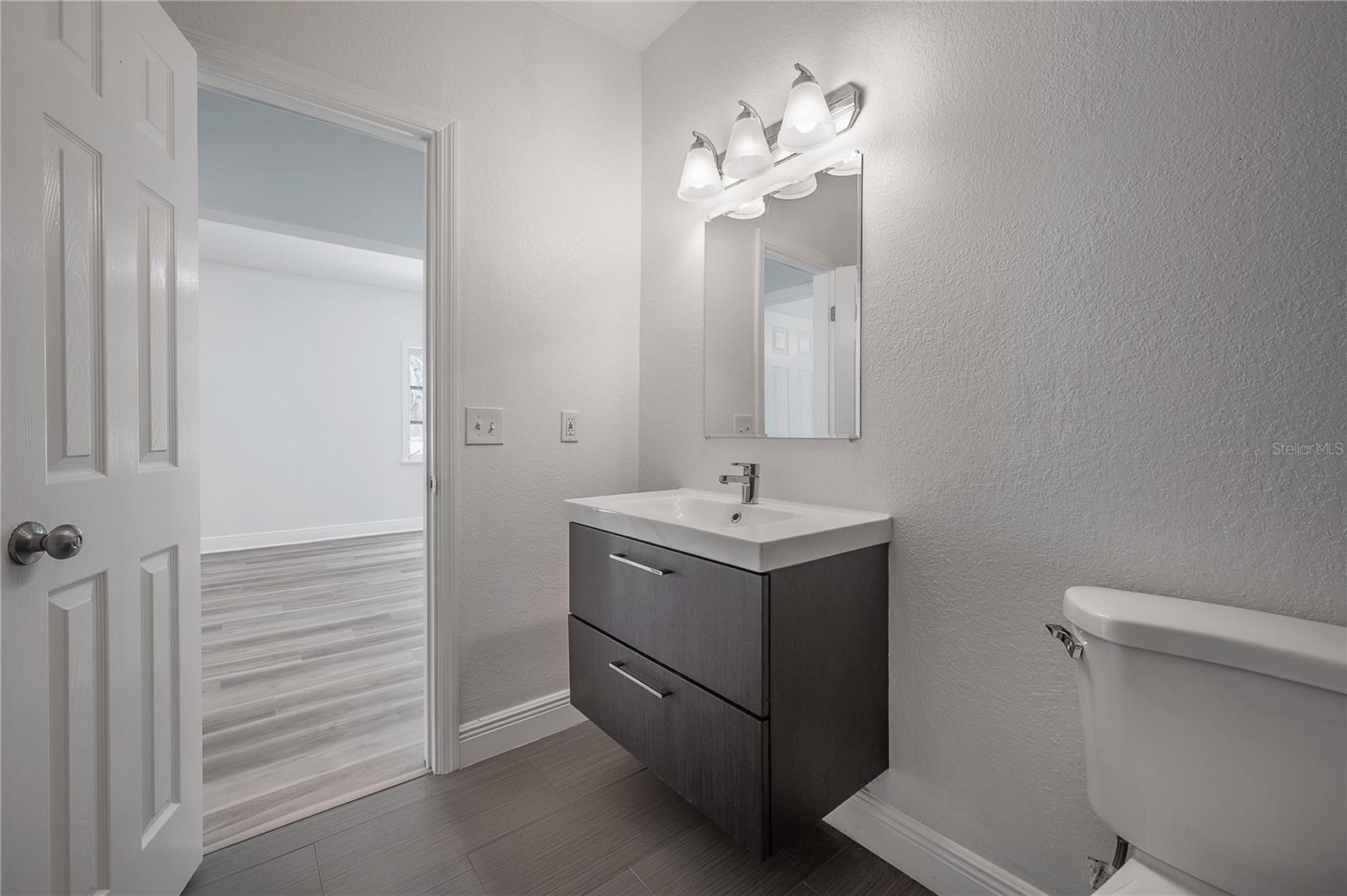 4206 N DOWNING AVE — photo 12