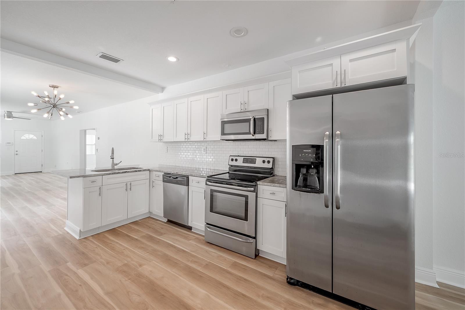 4206 N DOWNING AVE — photo 20