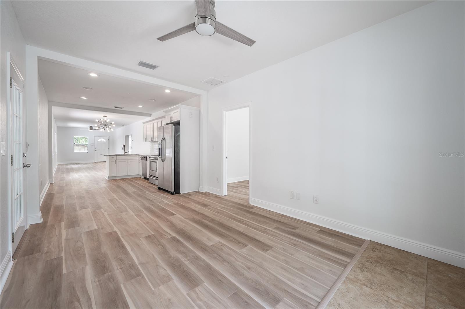 4206 N DOWNING AVE — photo 25