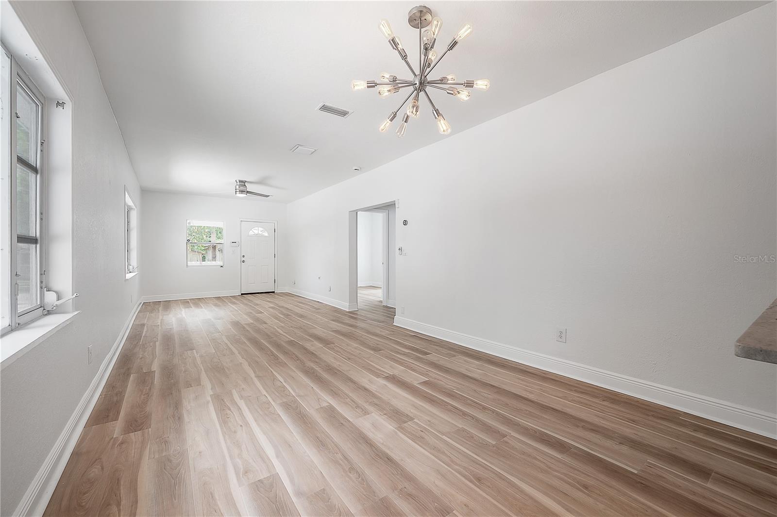 4206 N DOWNING AVE — photo 18