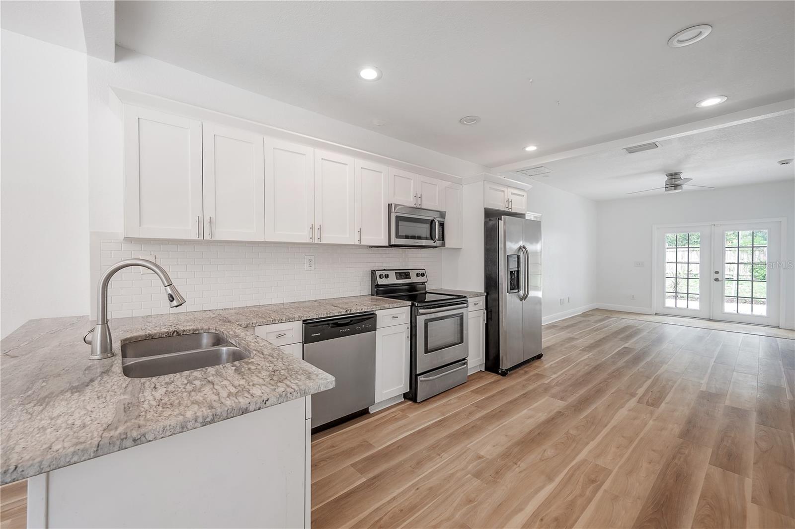 4206 N DOWNING AVE — photo 19
