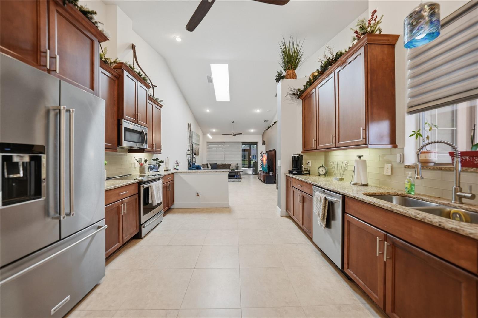 4691 TURNBERRY CIR — photo 3