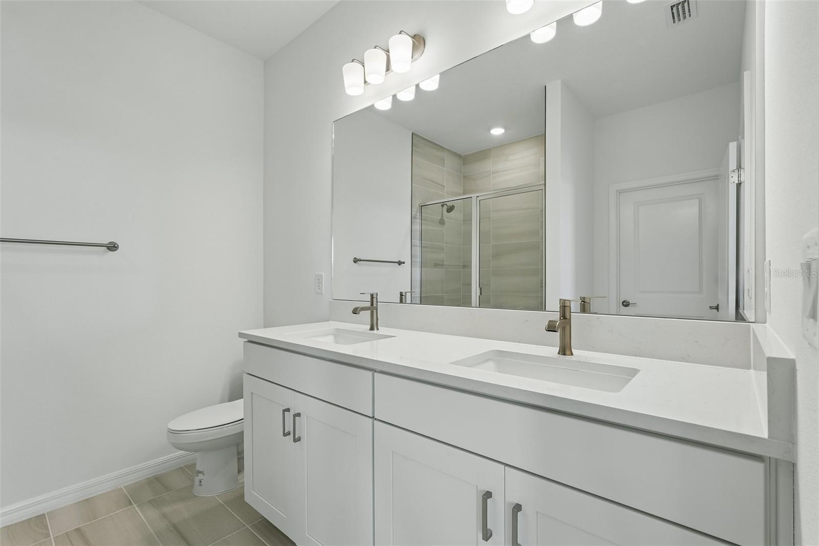 13814 BERTRAND AVE — photo 15