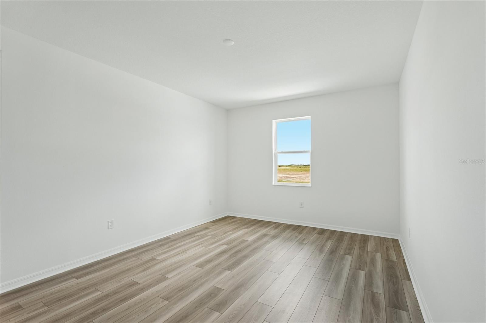 13814 BERTRAND AVE — photo 9