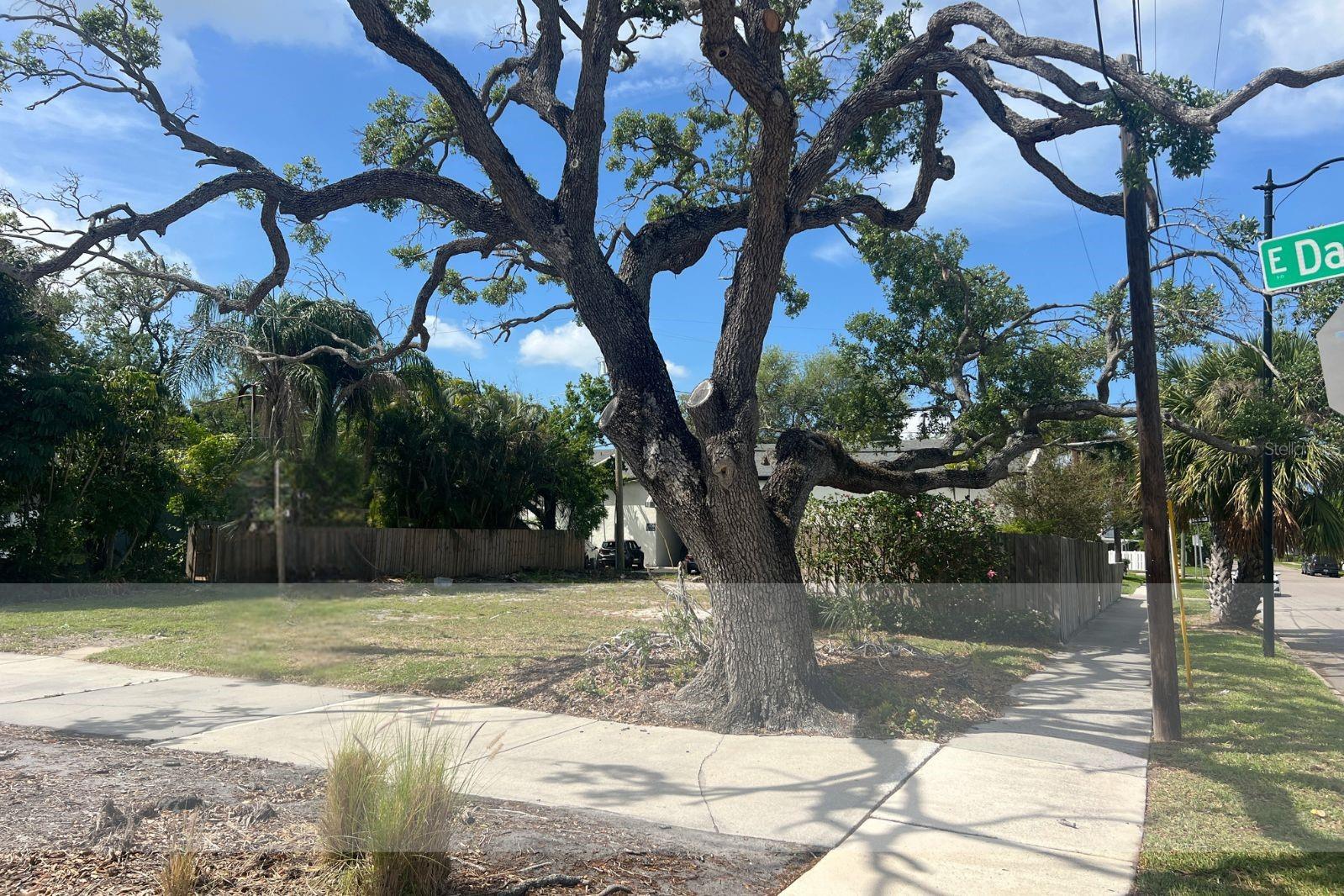 404 E DAVIS BLVD — photo 5