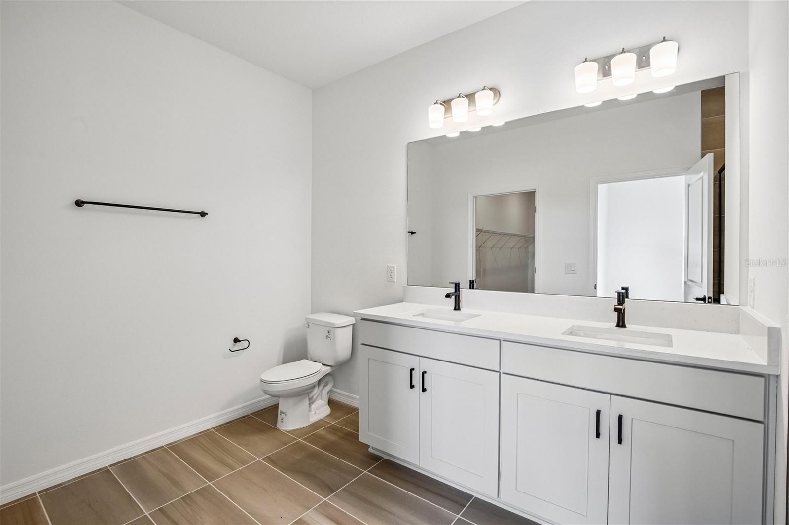 13810 BERTRAND AVE — photo 25