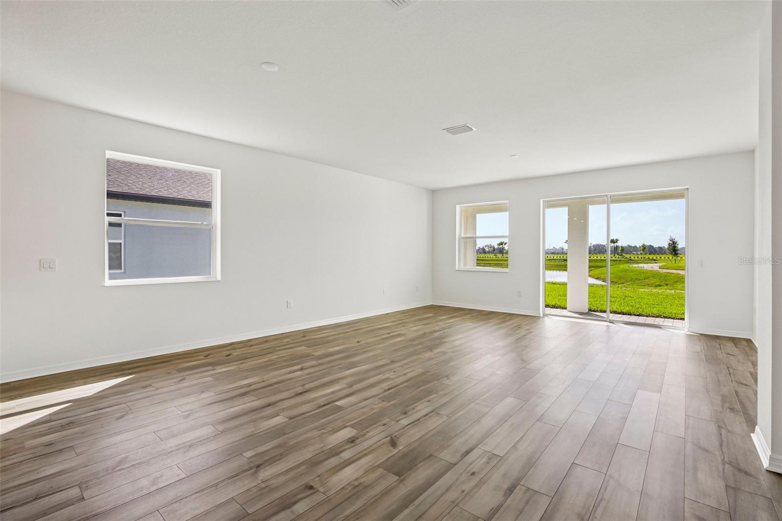 13810 BERTRAND AVE — photo 13