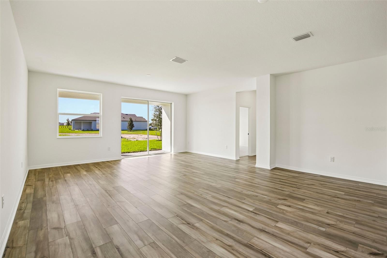 13810 BERTRAND AVE — photo 12