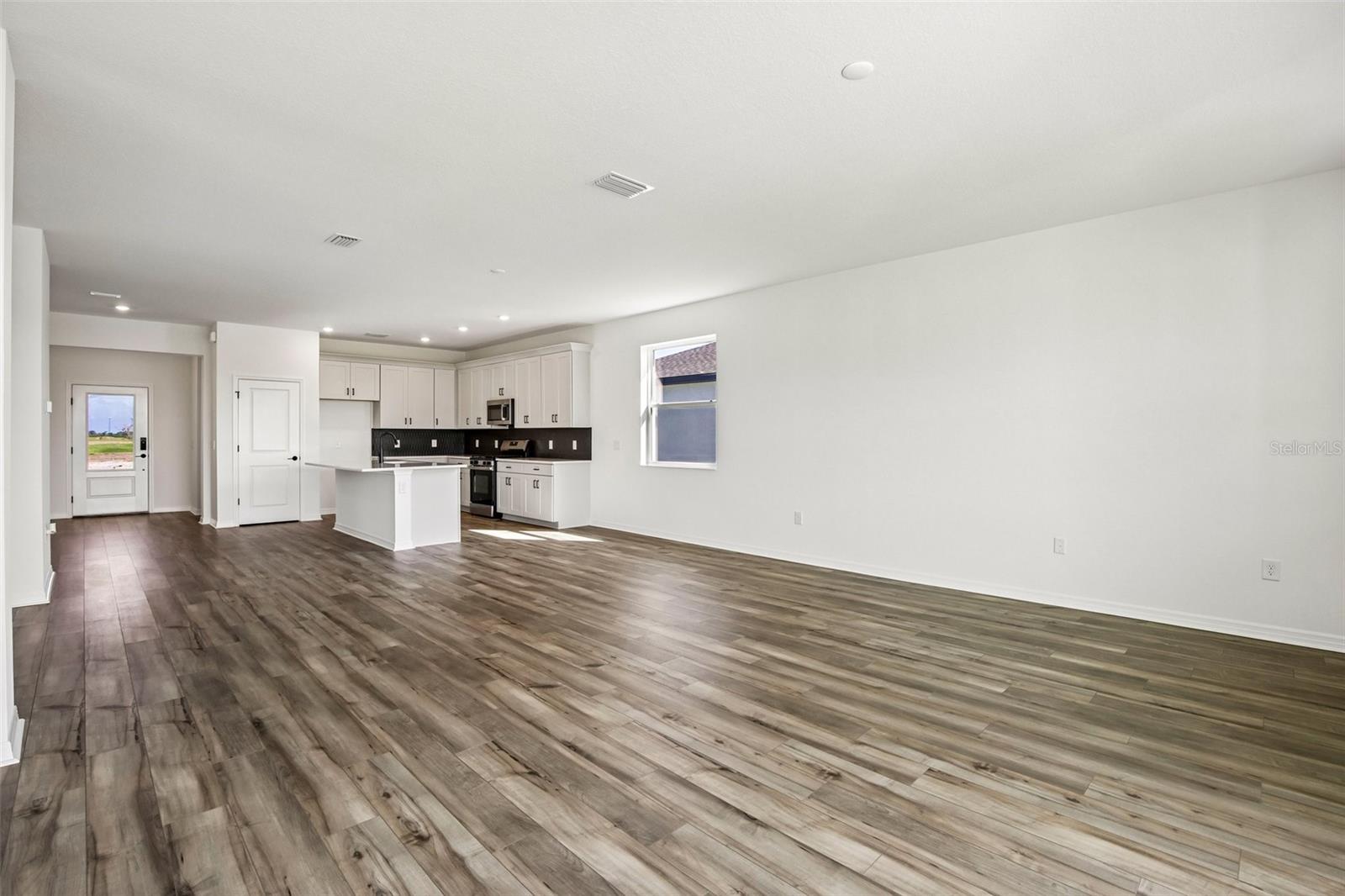 13810 BERTRAND AVE — photo 11