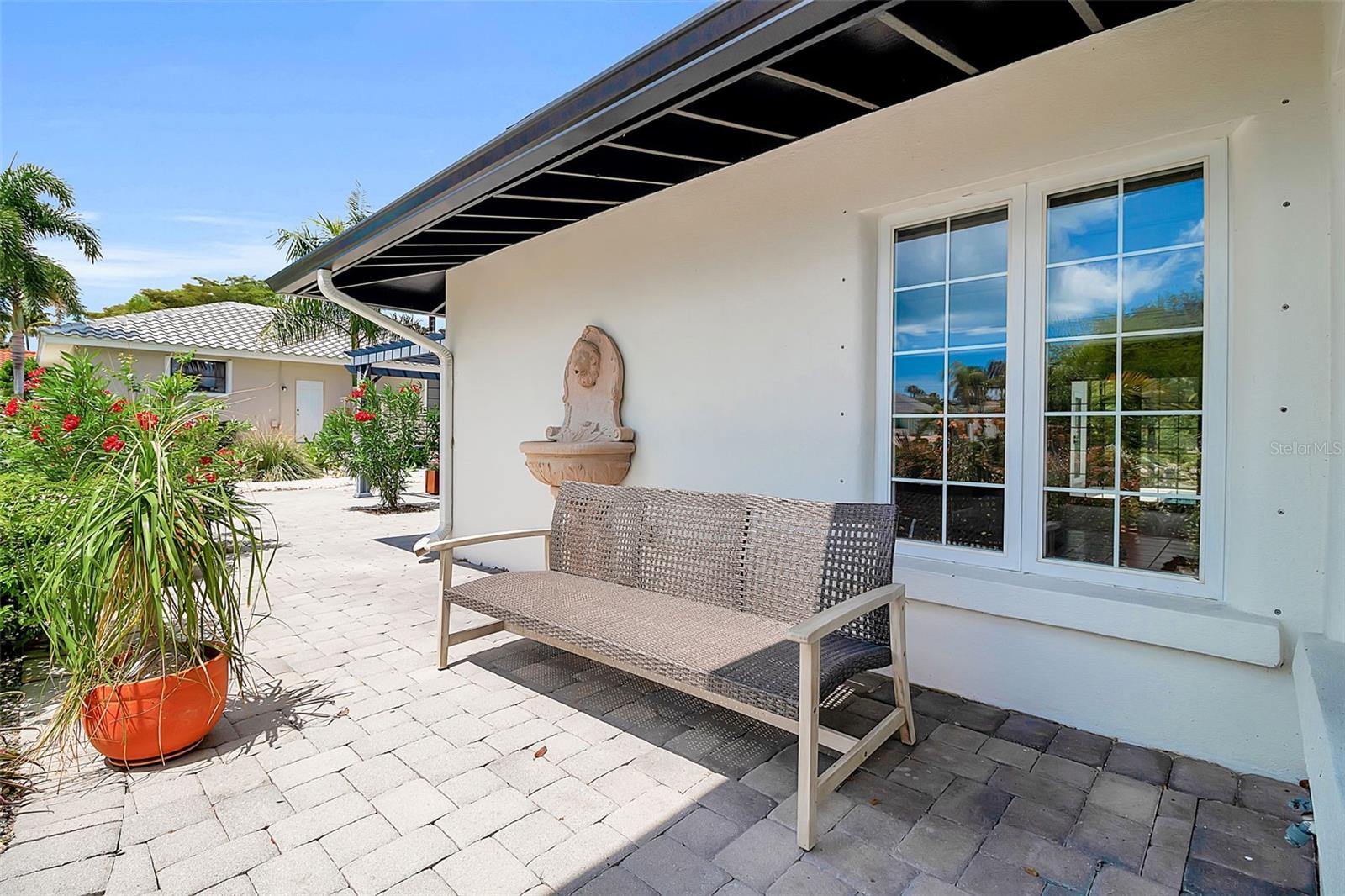 608 GARDENIA DR — photo 38