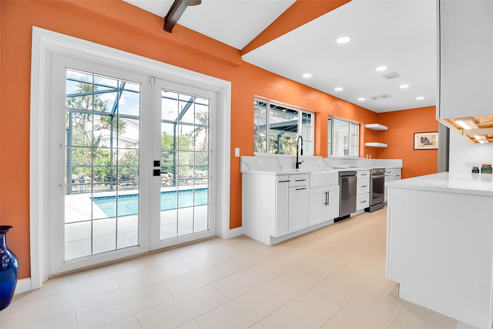 608 GARDENIA DR — photo 12