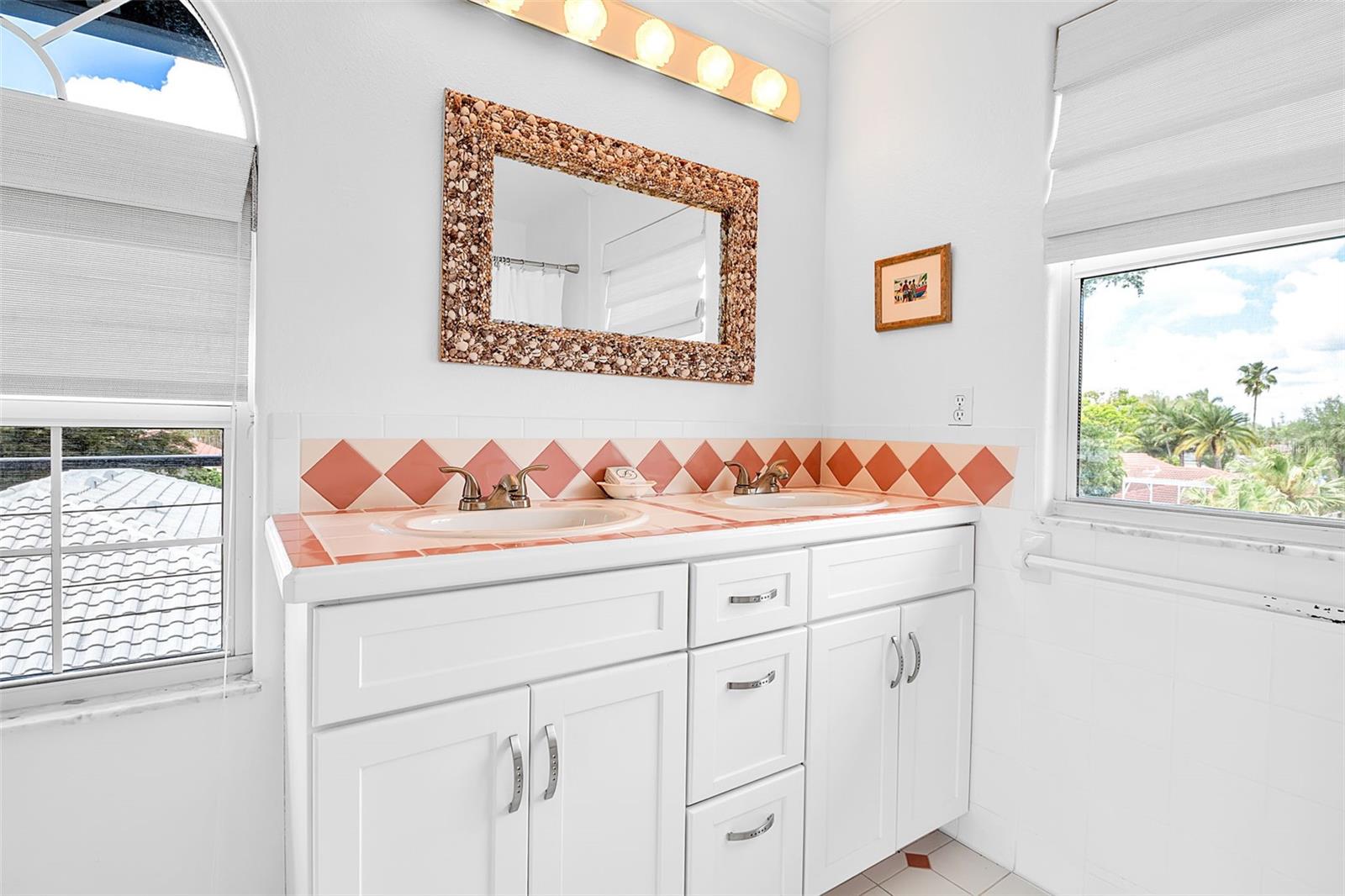 608 GARDENIA DR — photo 41