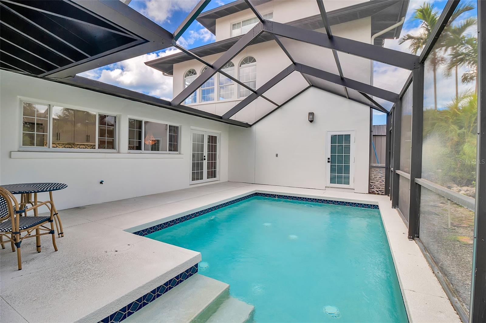 608 GARDENIA DR — photo 15