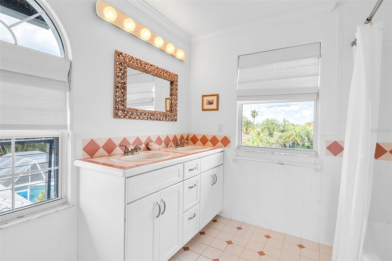 608 GARDENIA DR — photo 43