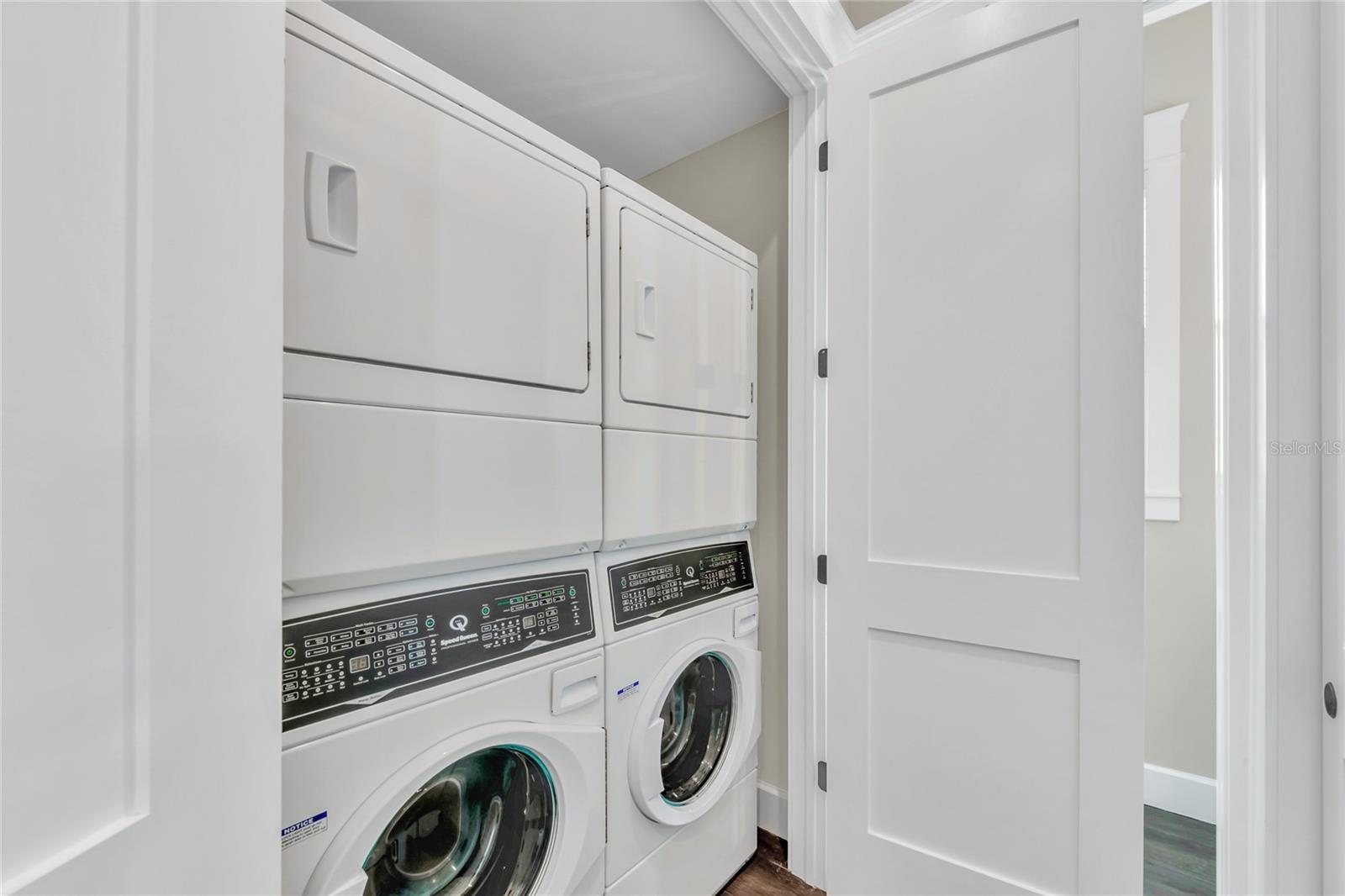 209 GARFIELD DR — photo 61
