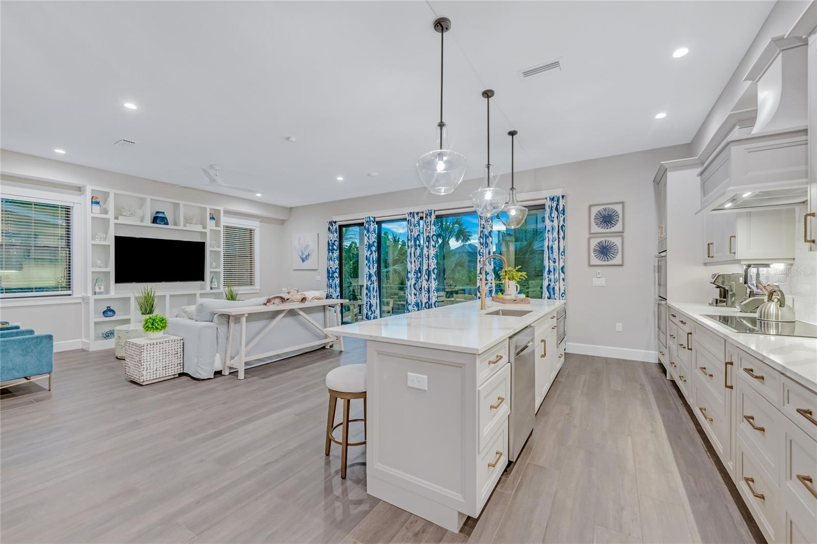 209 GARFIELD DR — photo 23