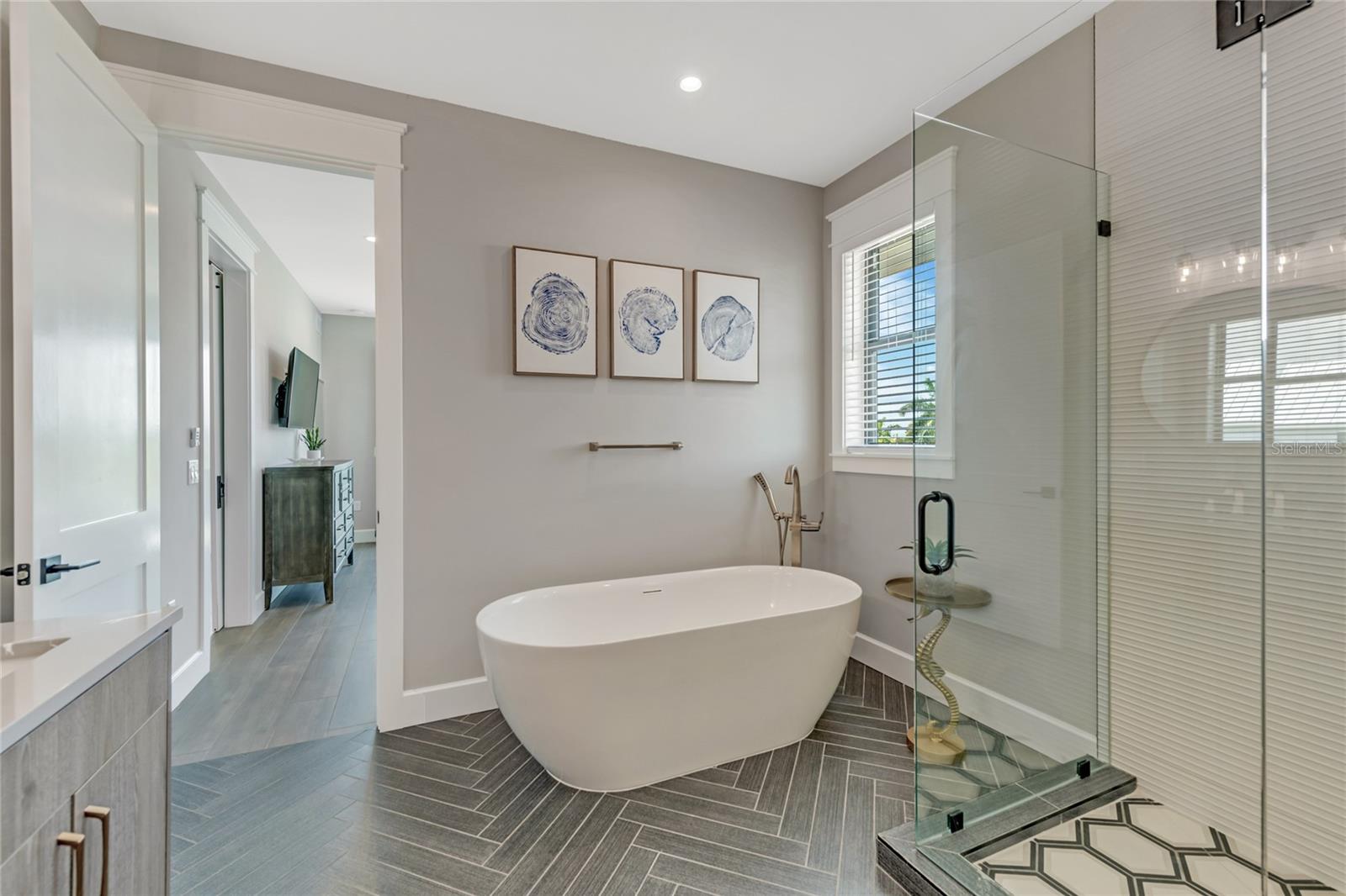 209 GARFIELD DR — photo 48