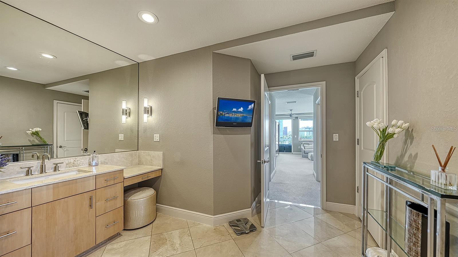 650 GOLDEN GATE PT #602 — photo 28