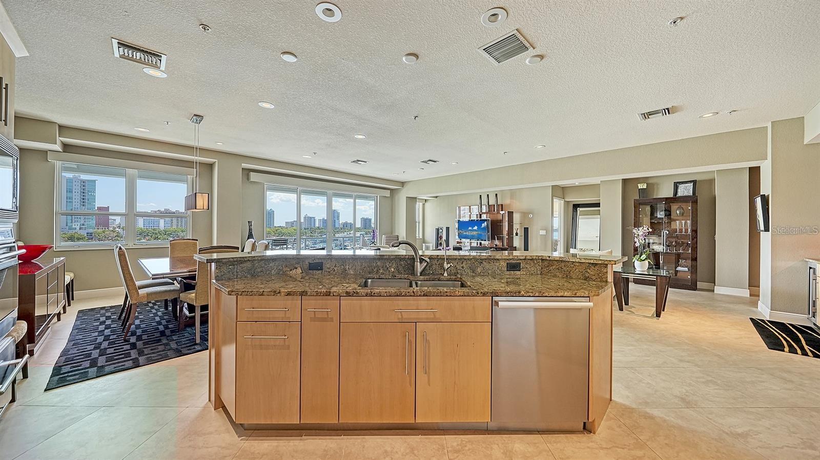 650 GOLDEN GATE PT #602 — photo 20