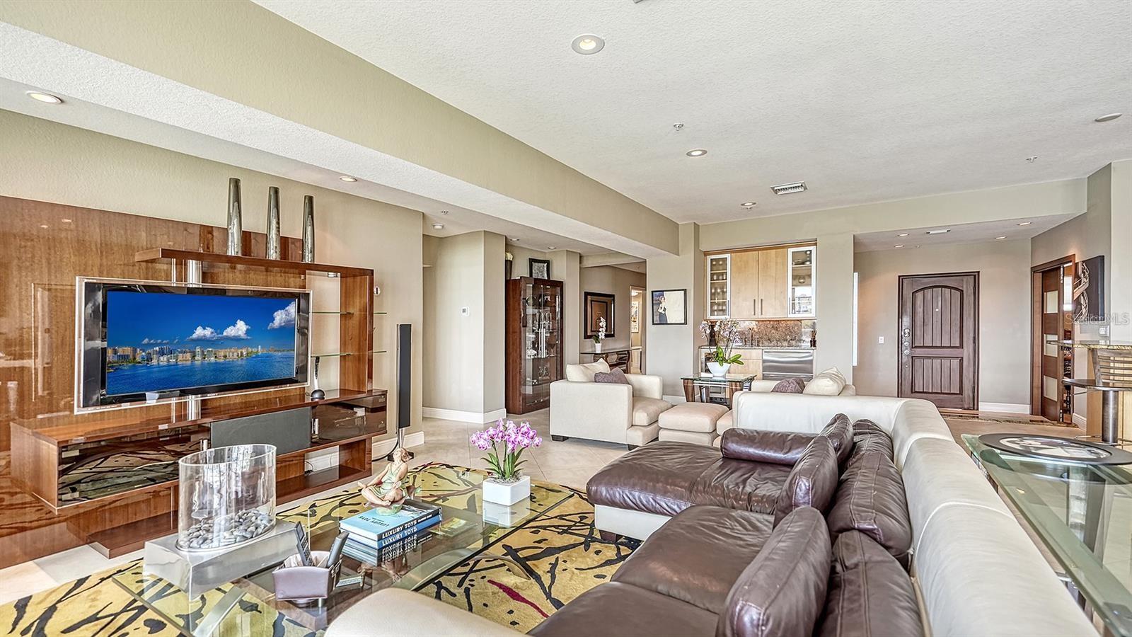 650 GOLDEN GATE PT #602 — photo 11