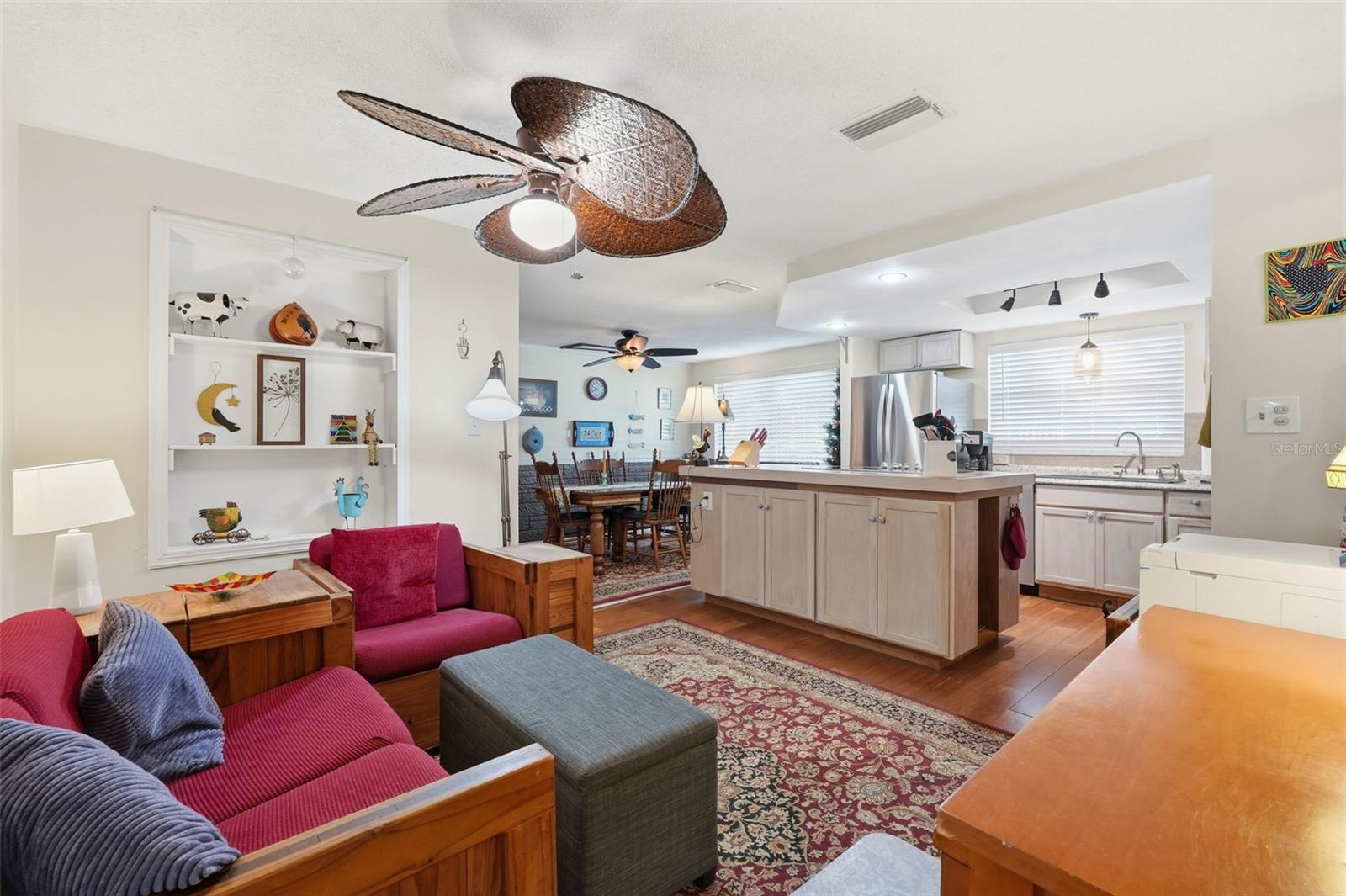 3226 FAIRMOUNT DR — photo 12