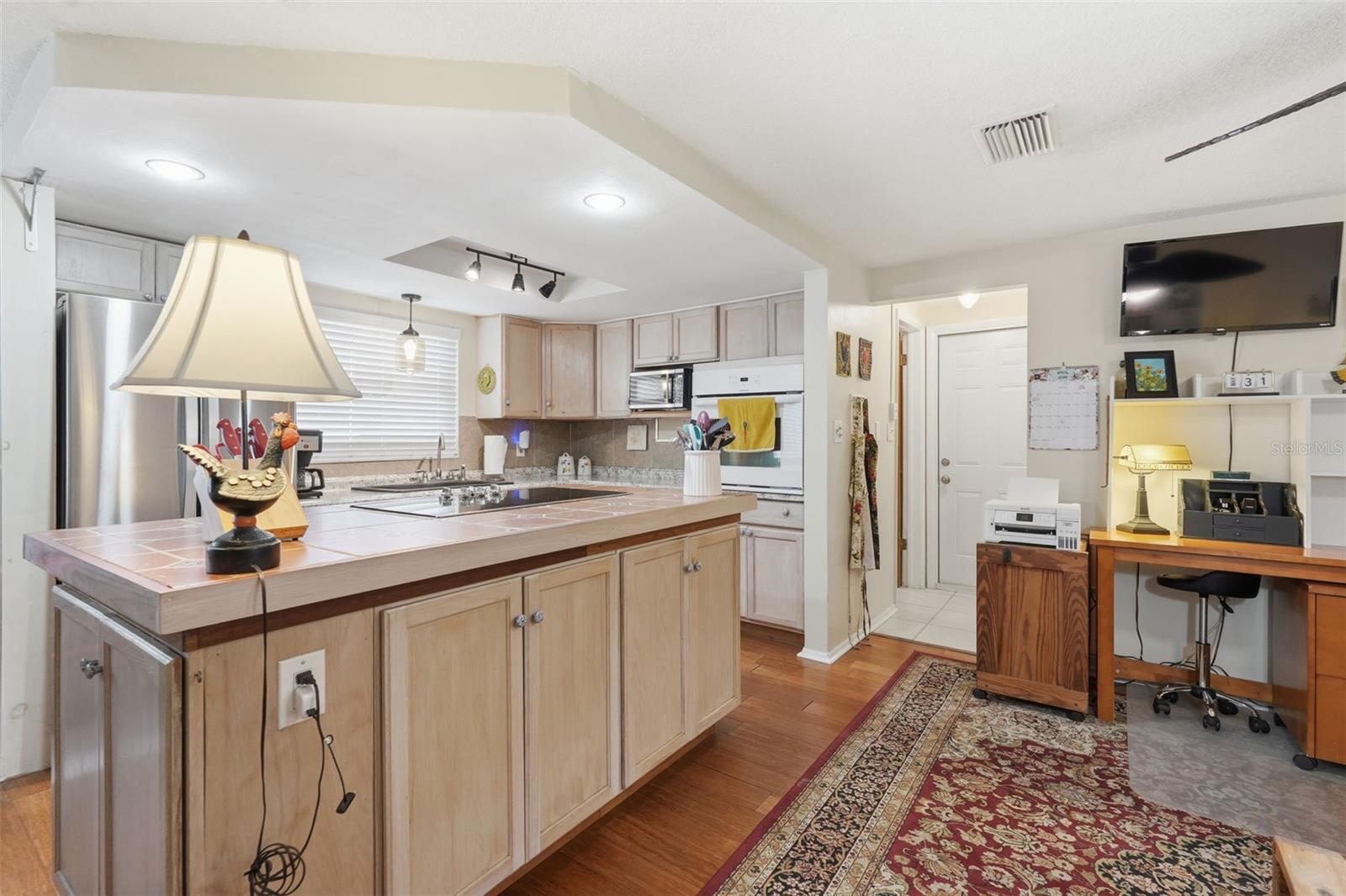 3226 FAIRMOUNT DR — photo 9