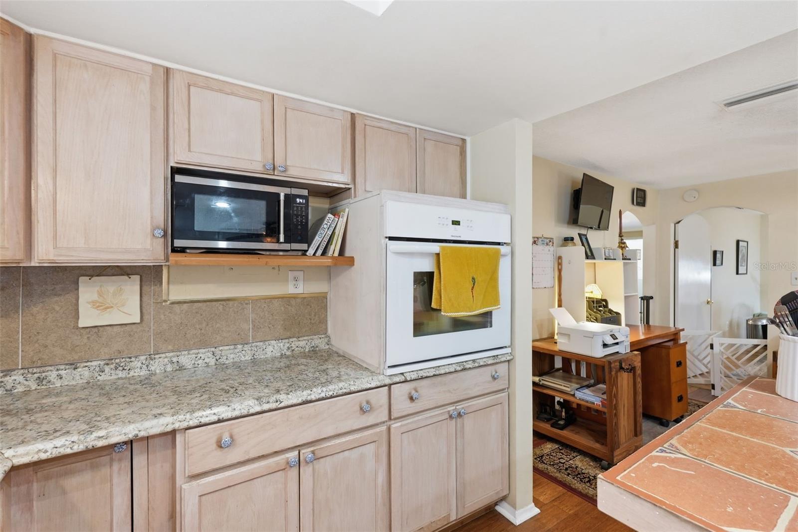 3226 FAIRMOUNT DR — photo 8