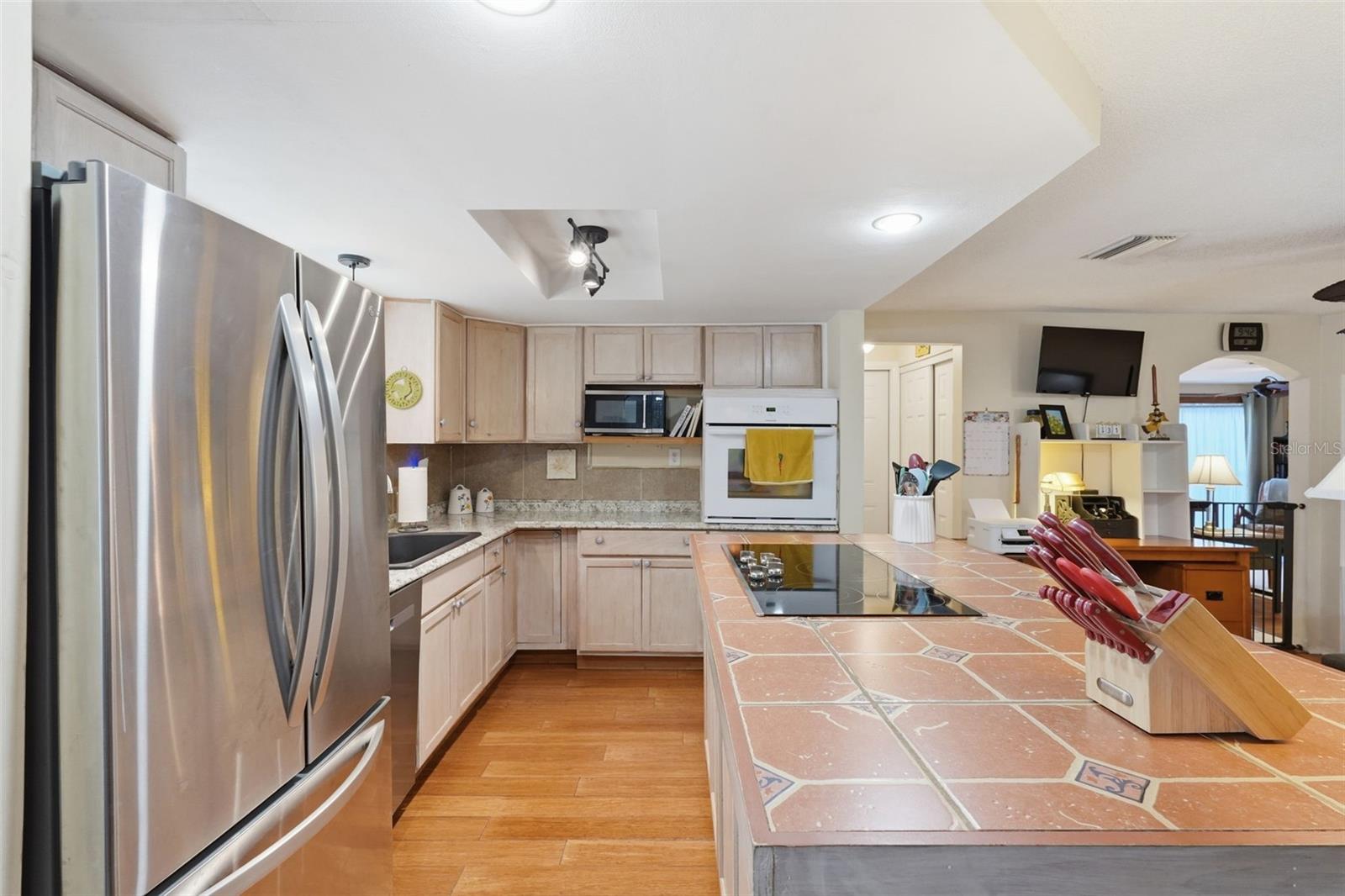 3226 FAIRMOUNT DR — photo 7