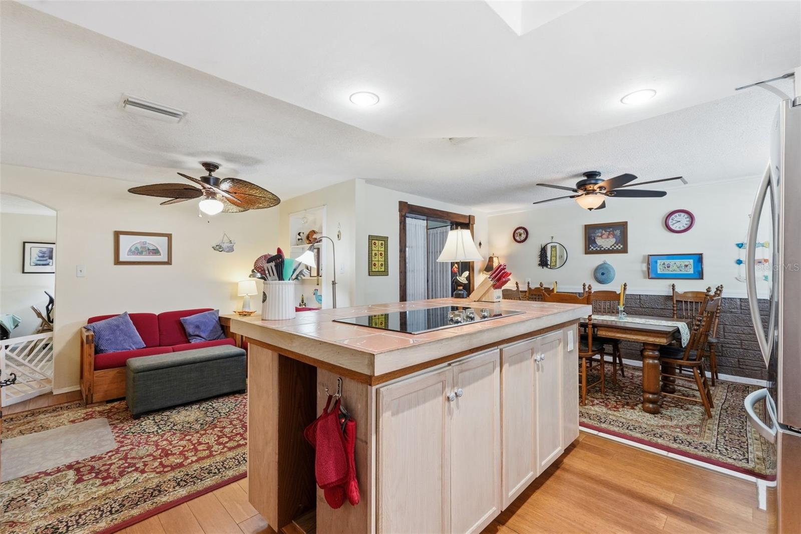 3226 FAIRMOUNT DR — photo 11
