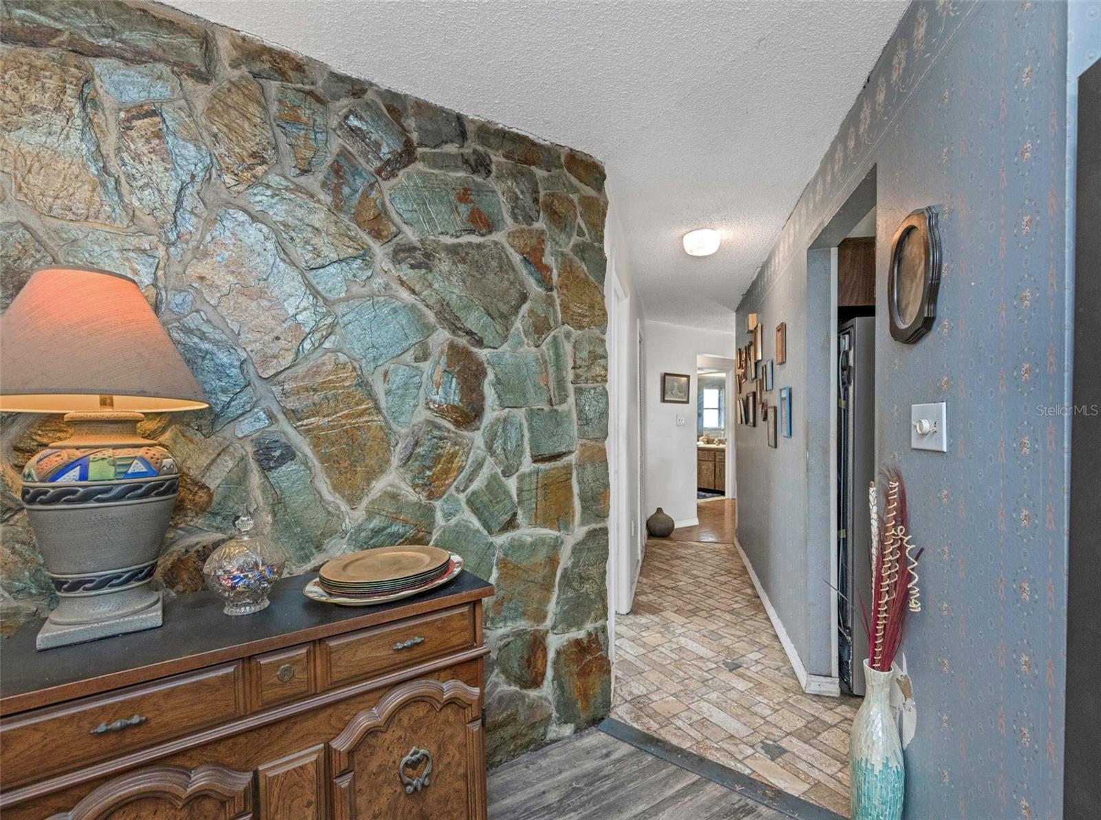 107 COUNTRY VILLAS DR — photo 19