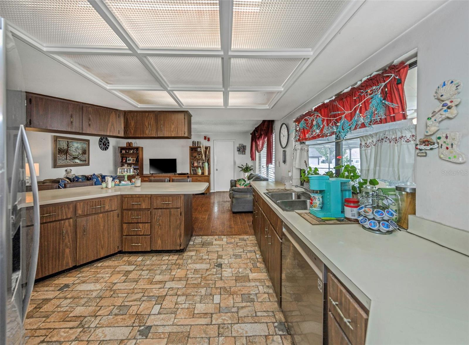 107 COUNTRY VILLAS DR — photo 6