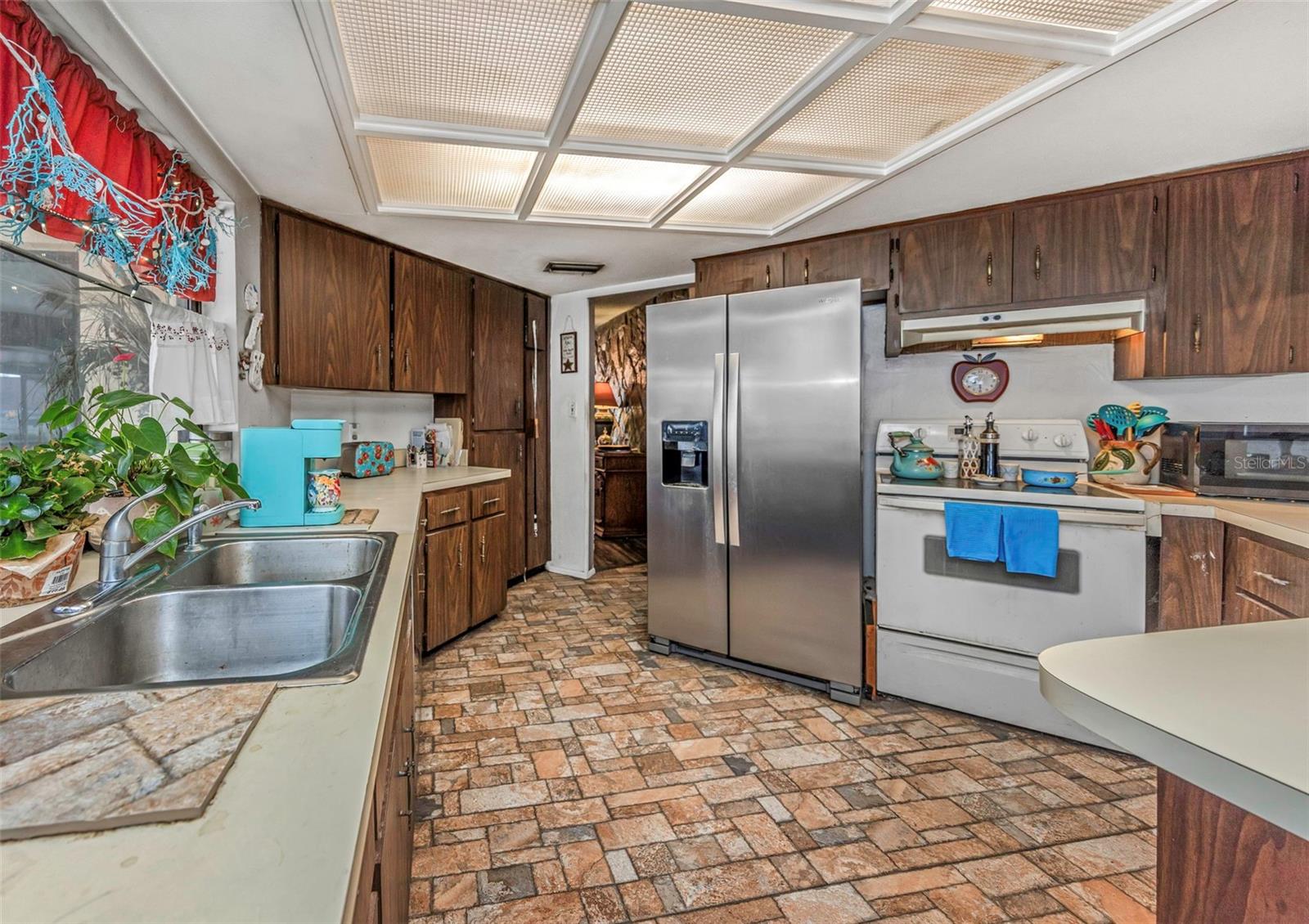 107 COUNTRY VILLAS DR — photo 12