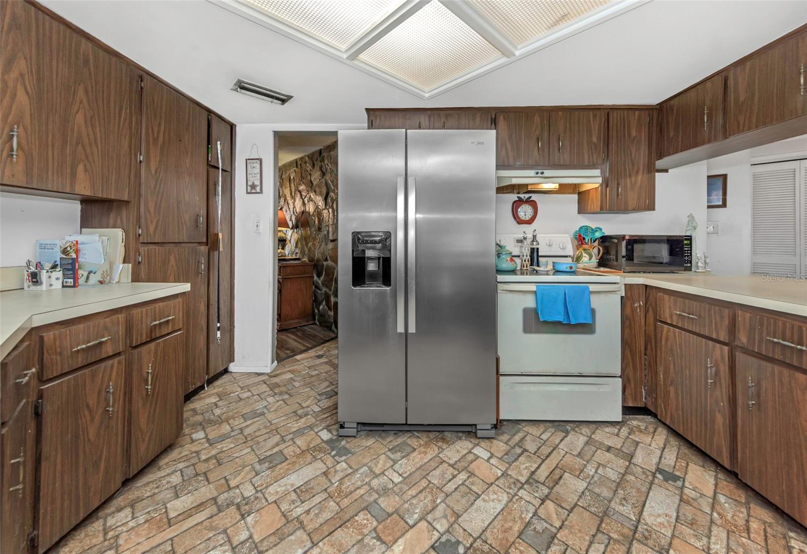 107 COUNTRY VILLAS DR — photo 8