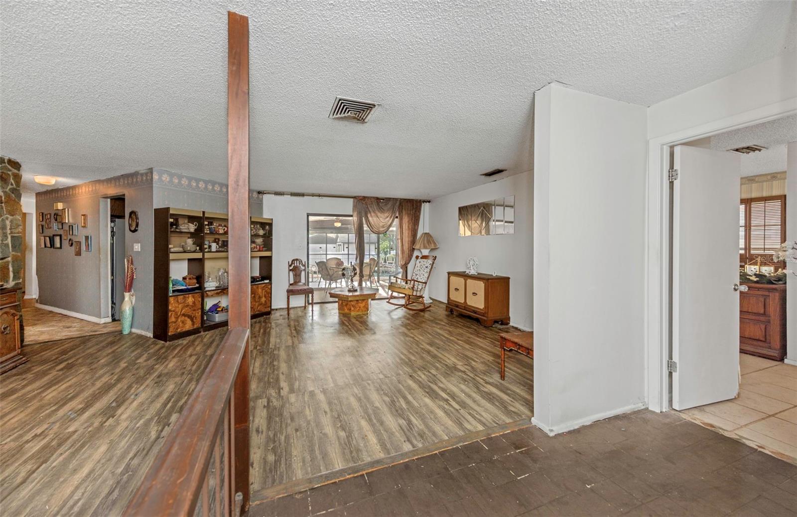 107 COUNTRY VILLAS DR — photo 21