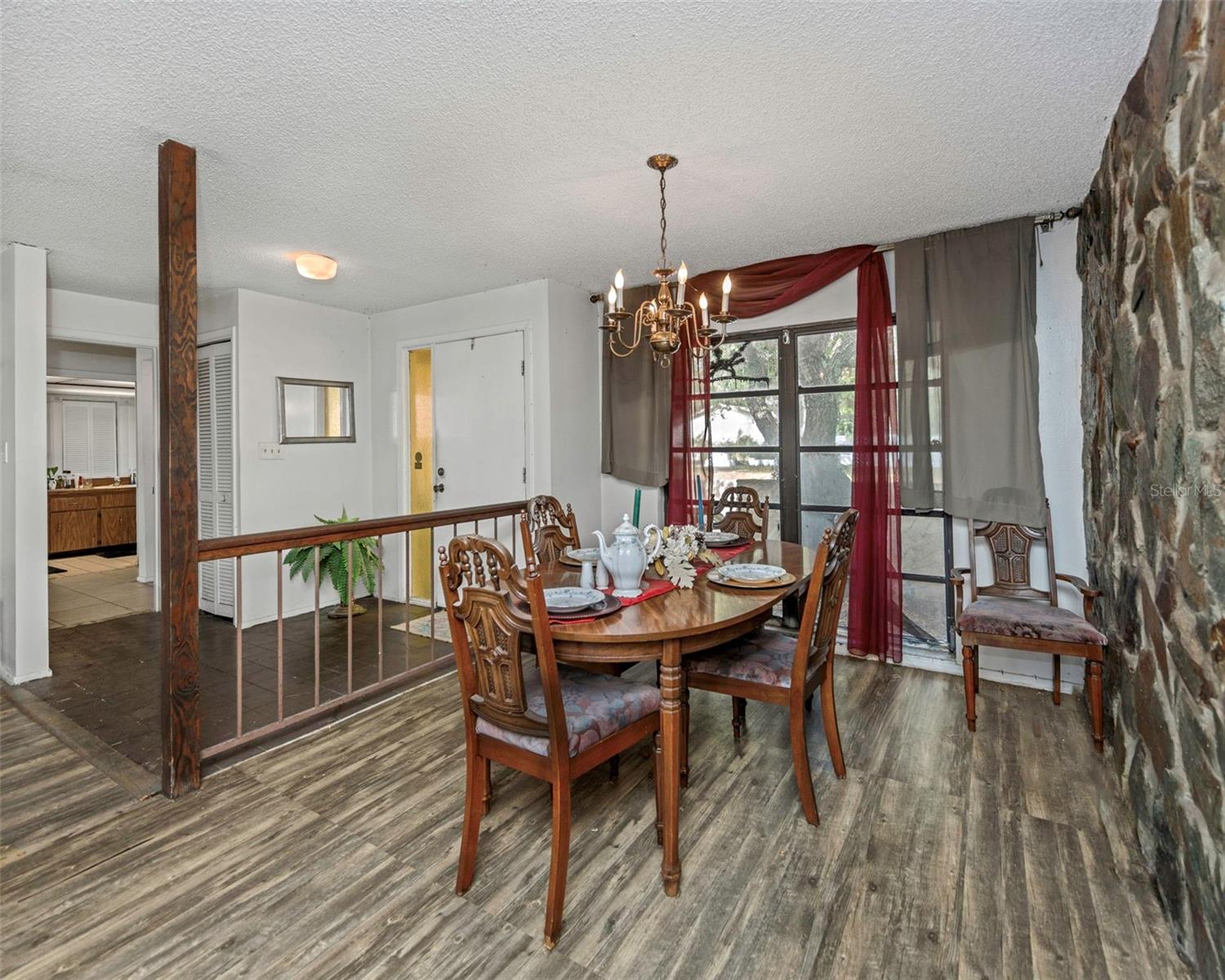 107 COUNTRY VILLAS DR — photo 24