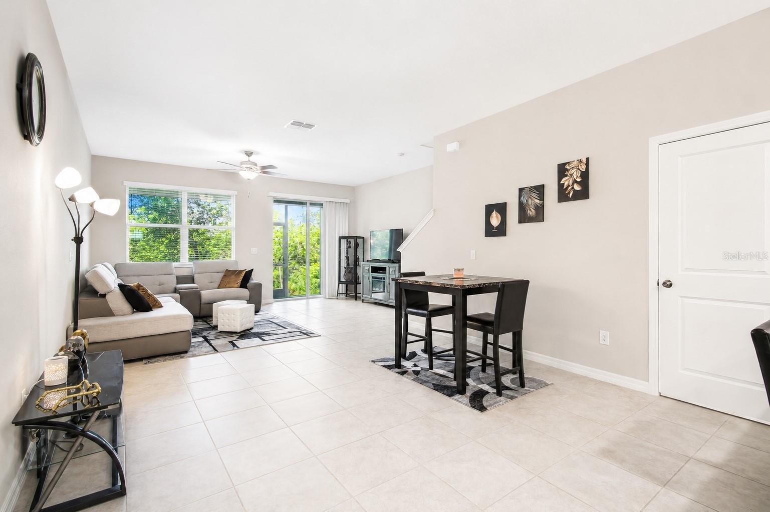 633 ROYAL EMPRESS DR — photo 3