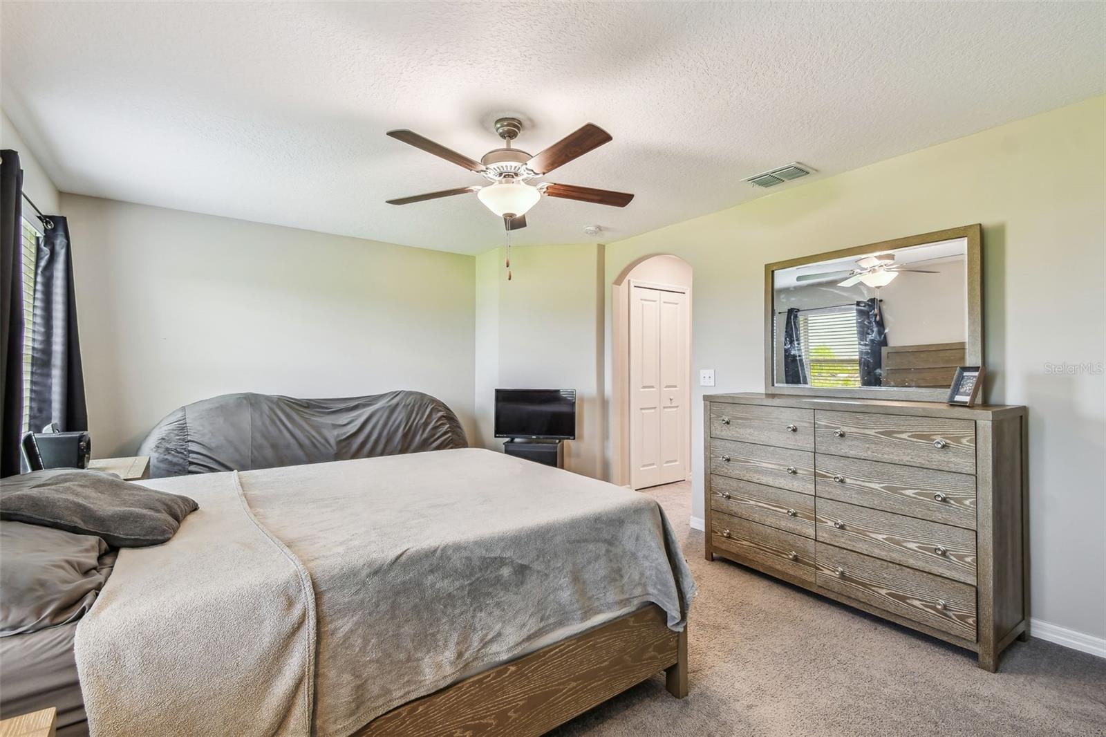 633 ROYAL EMPRESS DR — photo 5