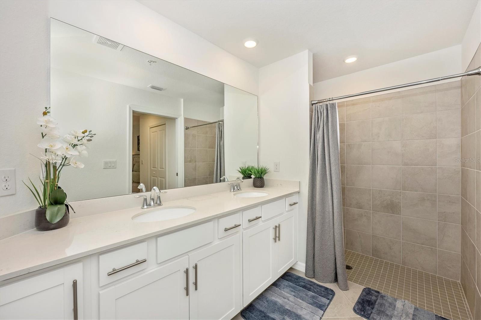 12550 GALAPAGOS ST #104 — photo 28