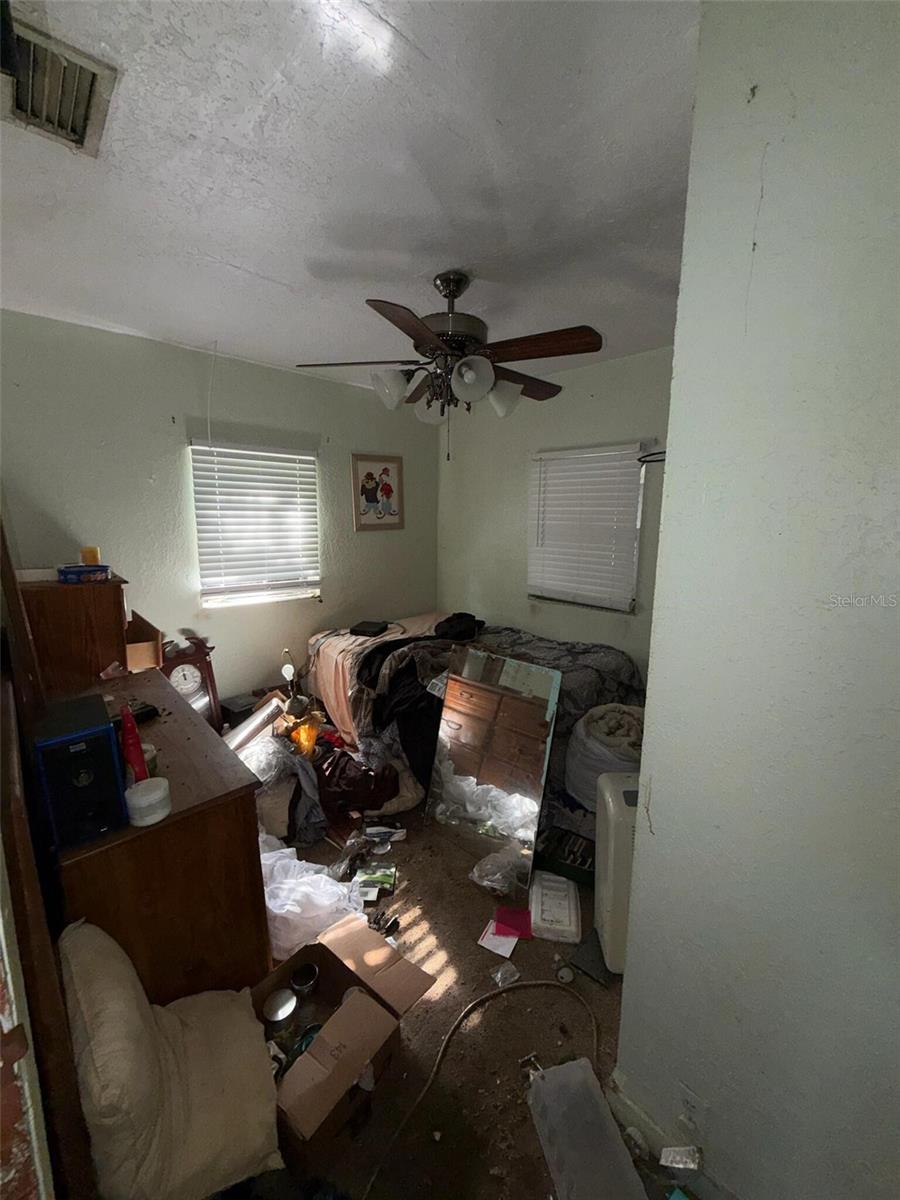 702 E OHIO ST — photo 12