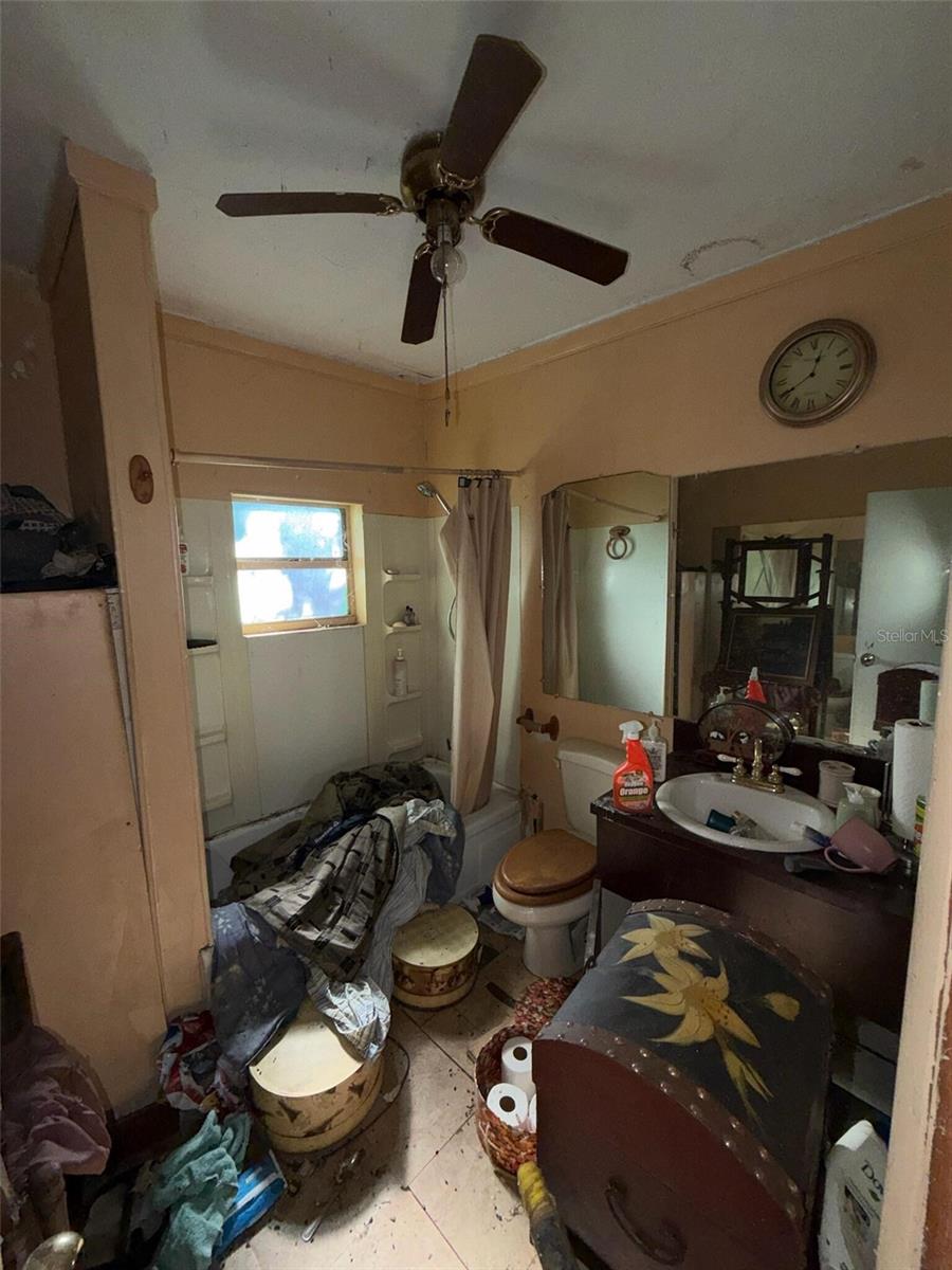 702 E OHIO ST — photo 11