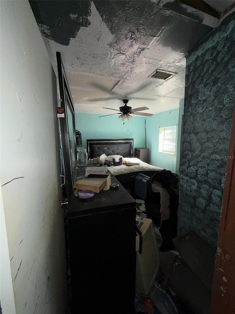 702 E OHIO ST — photo 10