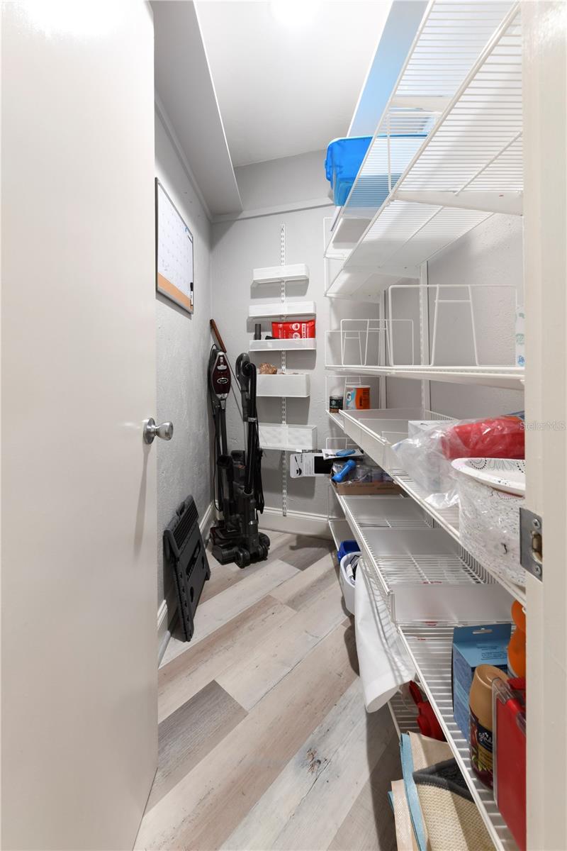 1800 LIESL DR E — photo 5