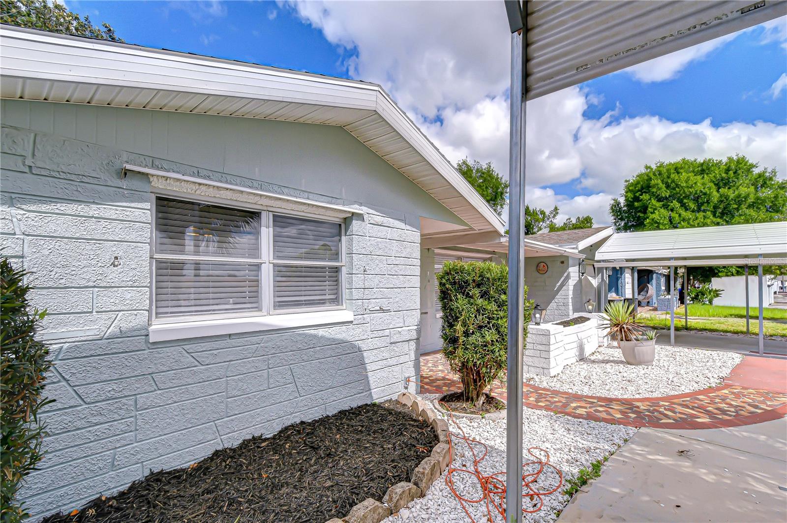 10901 OLDHAM RD — photo 2