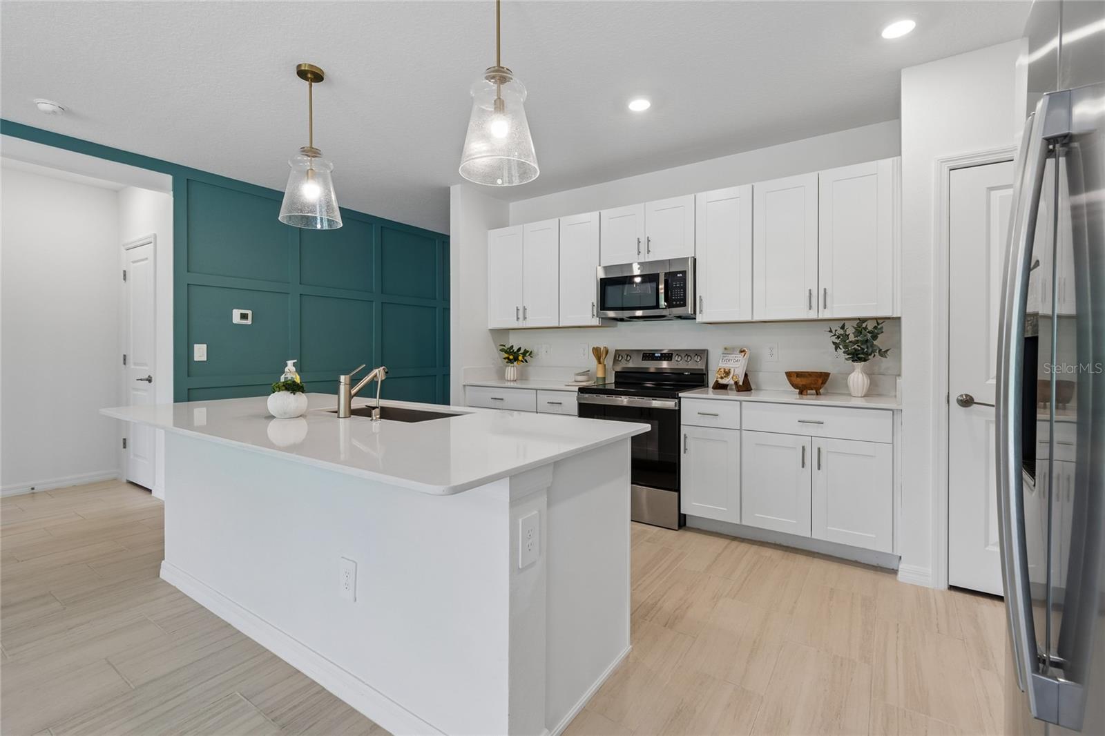10065 GENTLE RAIN DR — photo 6