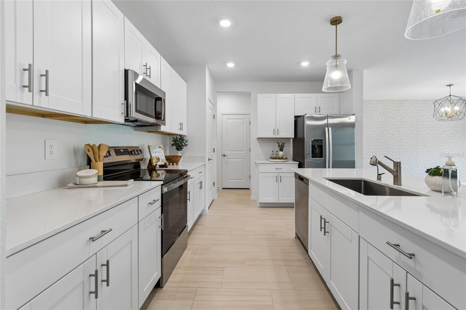 10065 GENTLE RAIN DR — photo 4