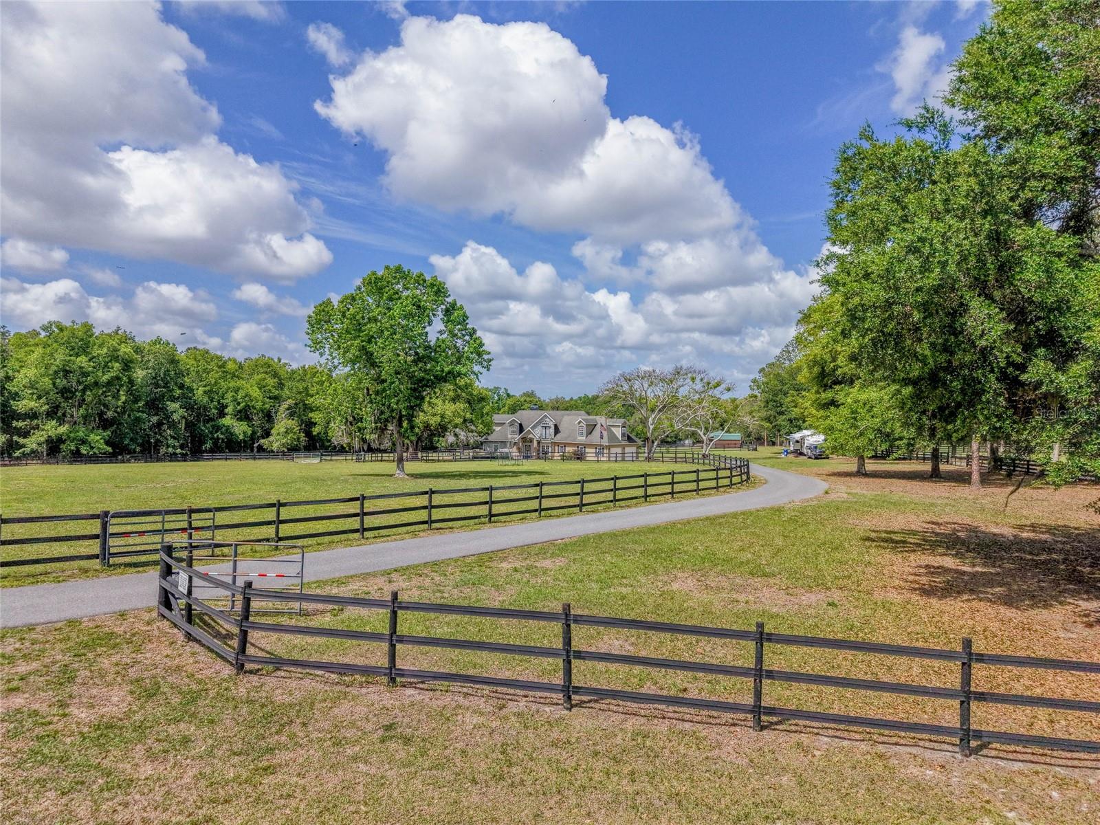 32640 BLUEBERRY HILL WAY — photo 41