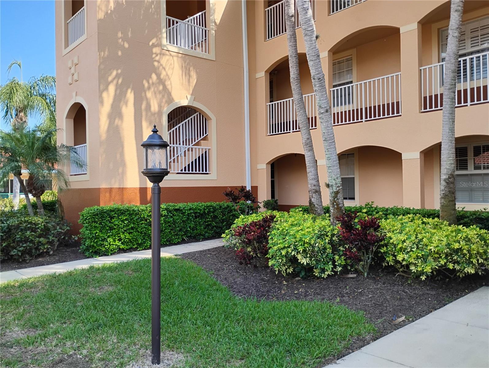 1761 AUBURN LAKES DR #11 — photo 4