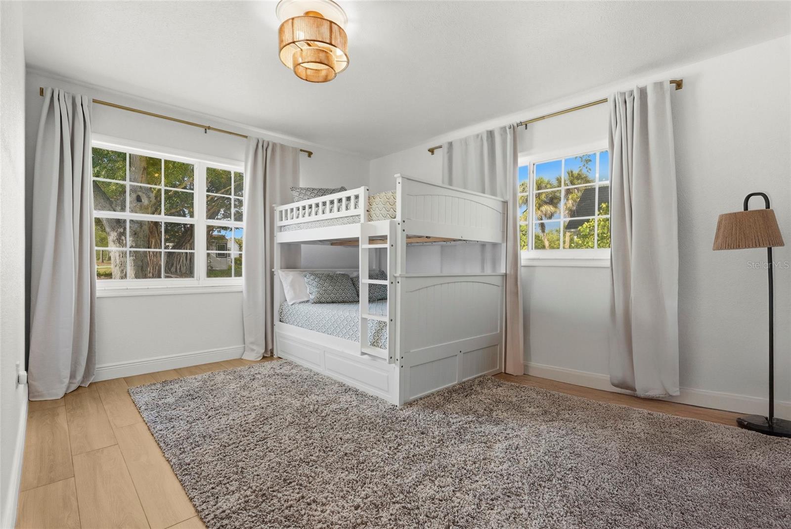 7746 WESTMORELAND DR — photo 21